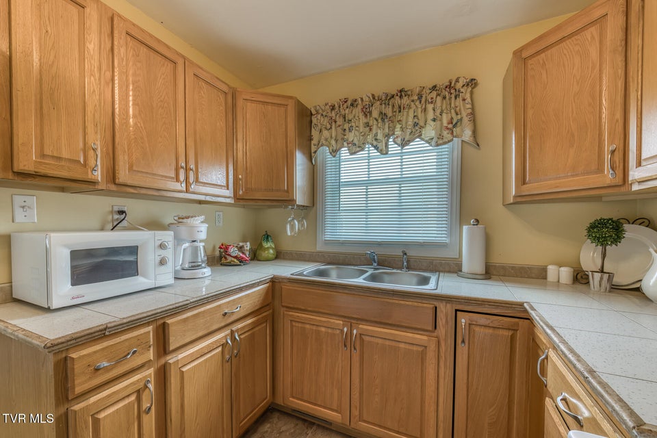 Photo #10: 2344 Anderson Street
