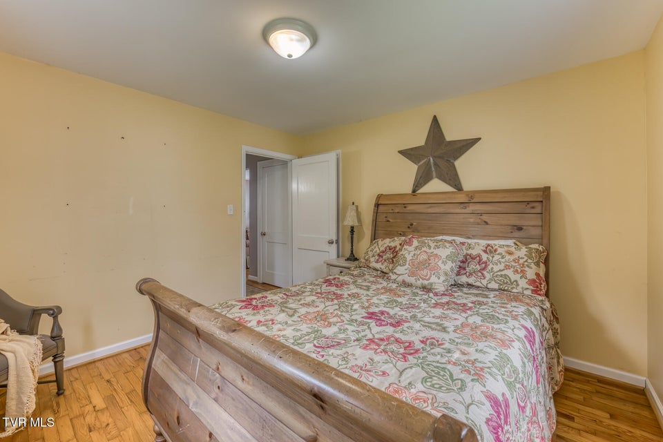 Photo #16: 2344 Anderson Street