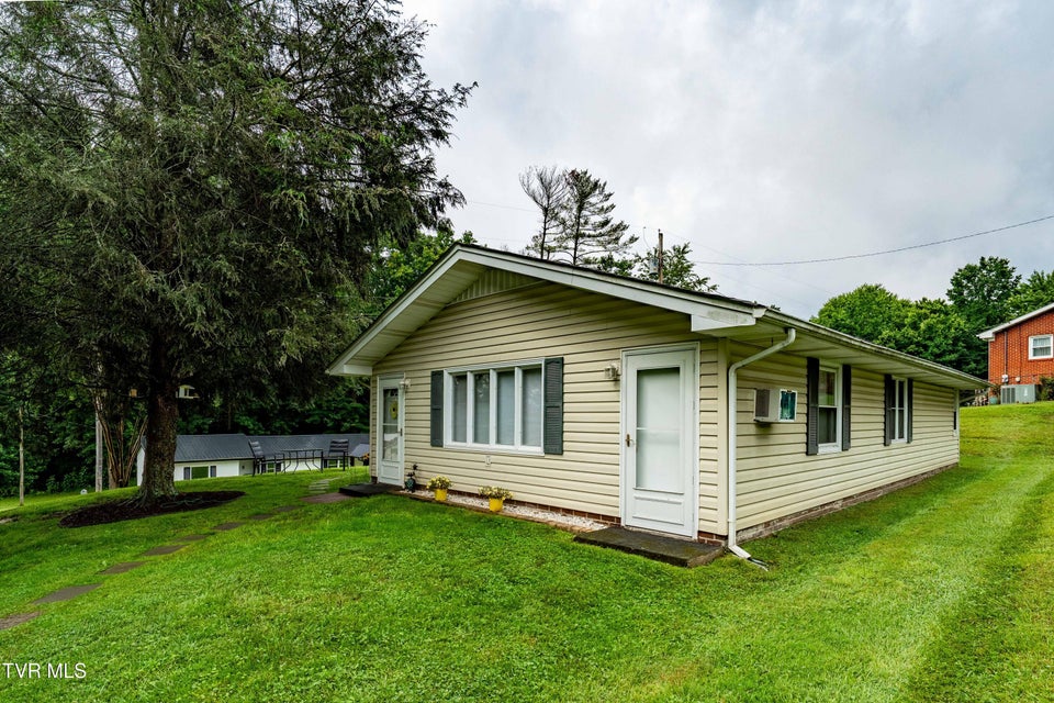 Photo #10: 119 Woodland Drive