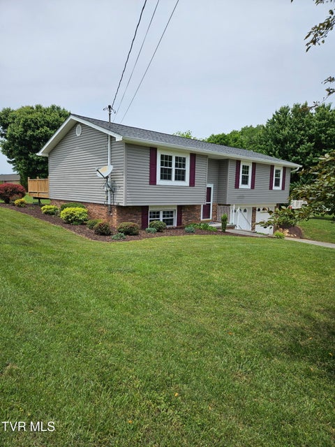 Photo #5: 403 Riverwood Drive