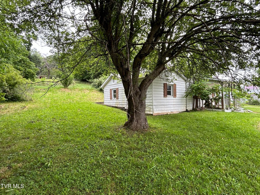 Photo #3: 531 Mullins Street