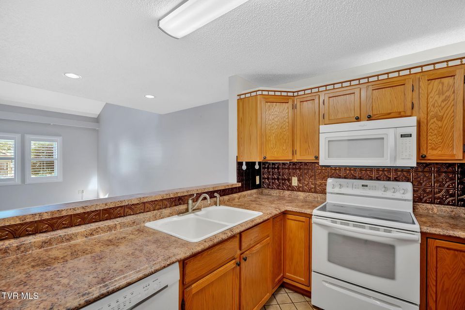 Photo #6: 308 Arbor Terrace