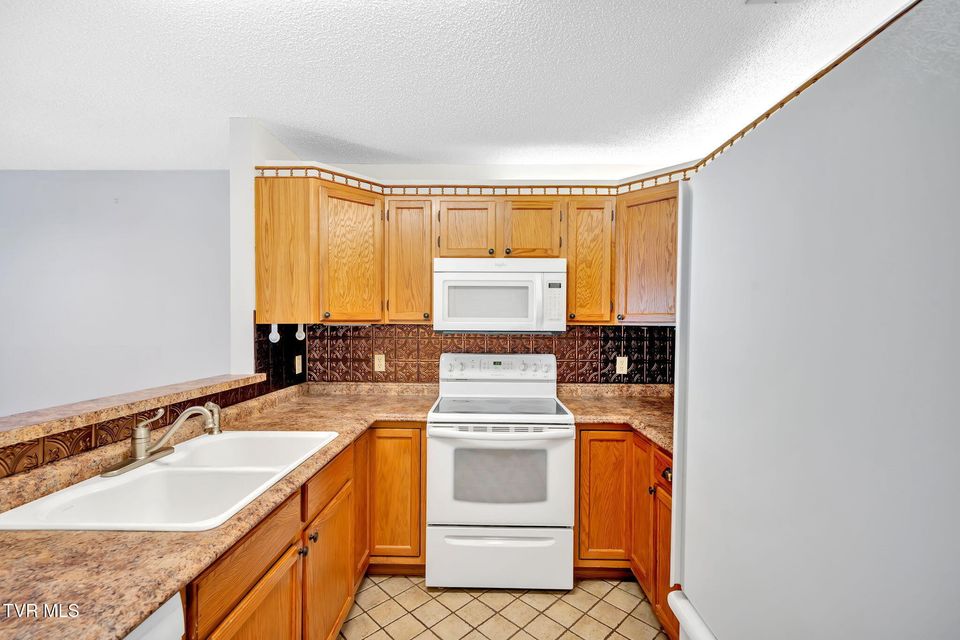 Photo #7: 308 Arbor Terrace