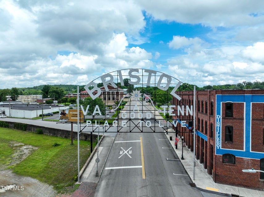 Photo #50: 718 State Street
