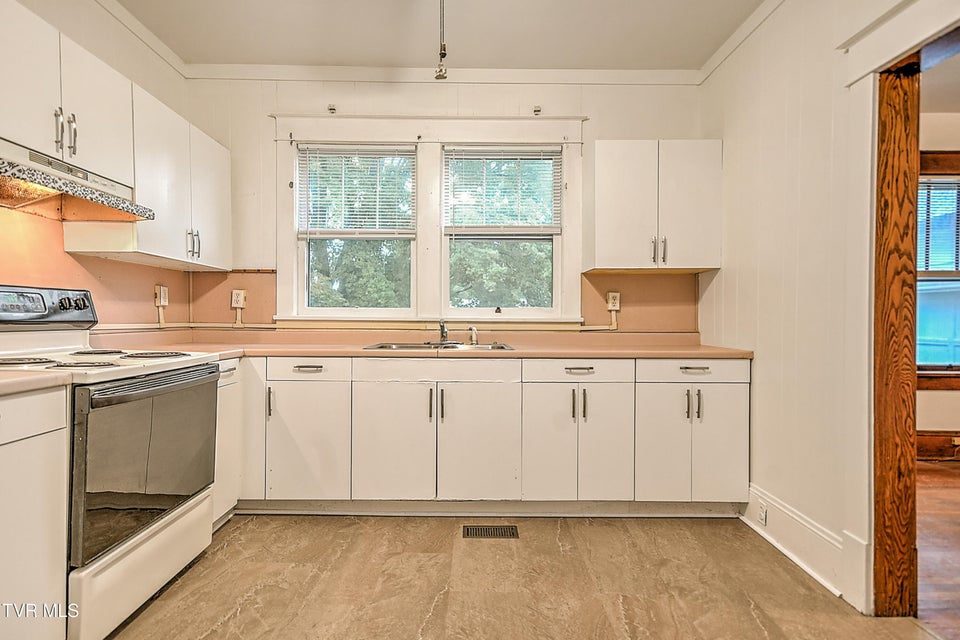 Photo #14: 1149 Moorland Avenue