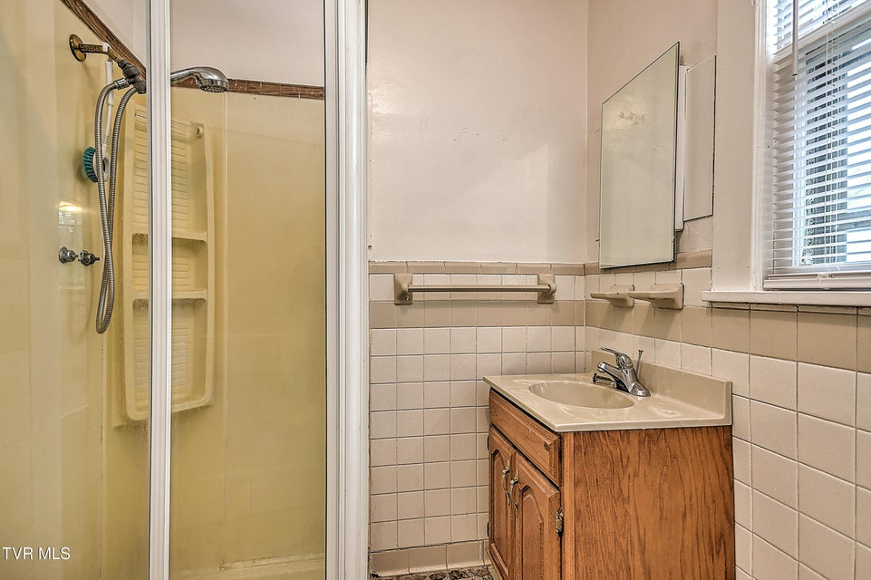 Photo #23: 1149 Moorland Avenue
