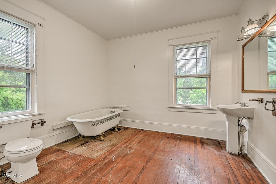 Photo #20: 1149 Moorland Avenue