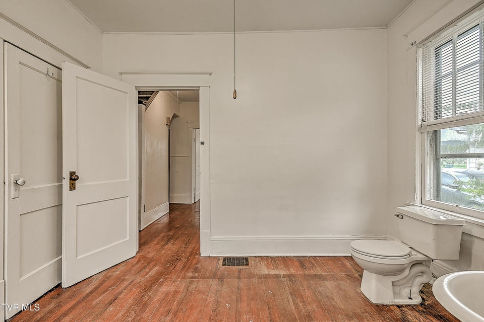 Photo #24: 1149 Moorland Avenue