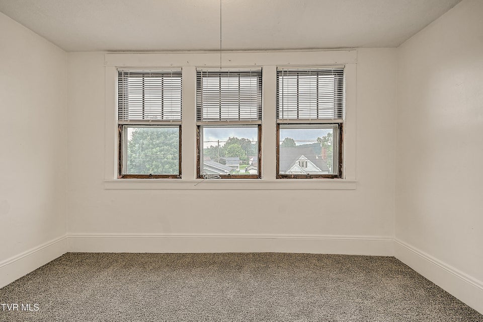Photo #38: 1149 Moorland Avenue