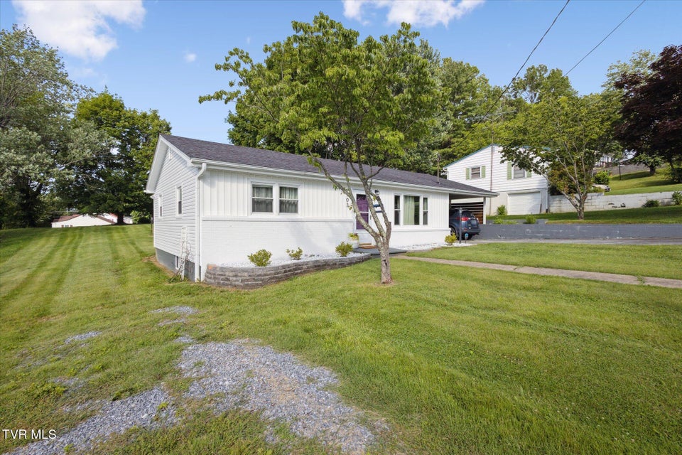 Photo #2: 103 Cottonwood Drive