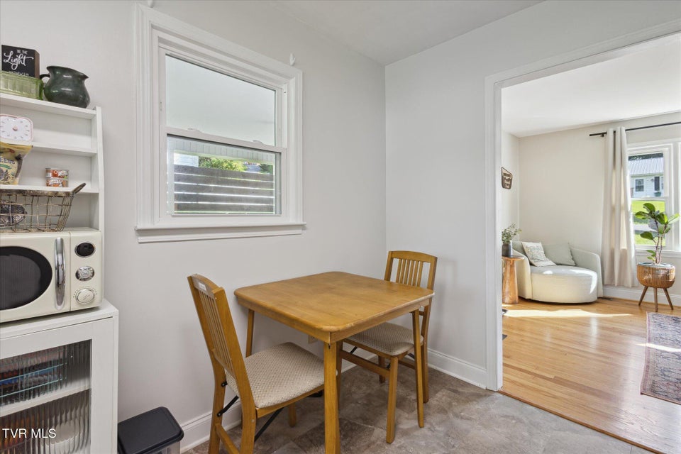 Photo #9: 103 Cottonwood Drive