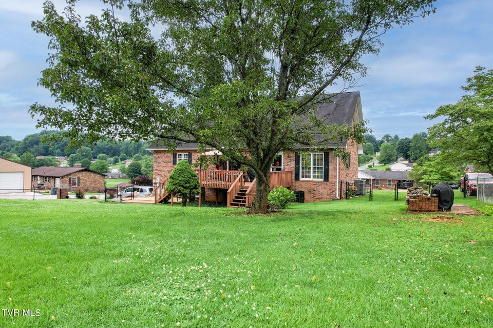 Photo #6: 735 Redwood Drive