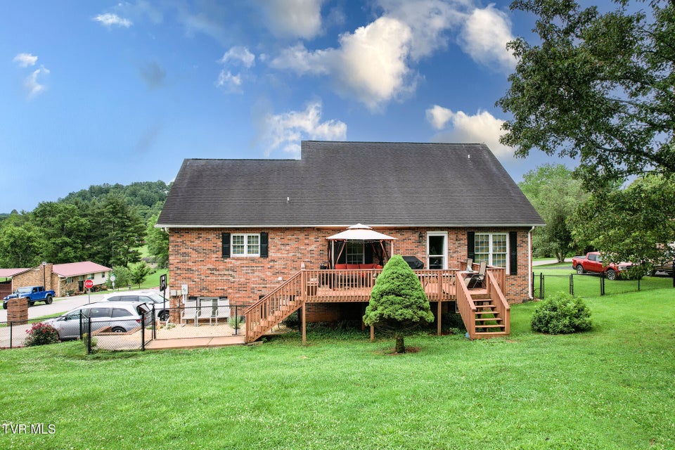 Photo #5: 735 Redwood Drive