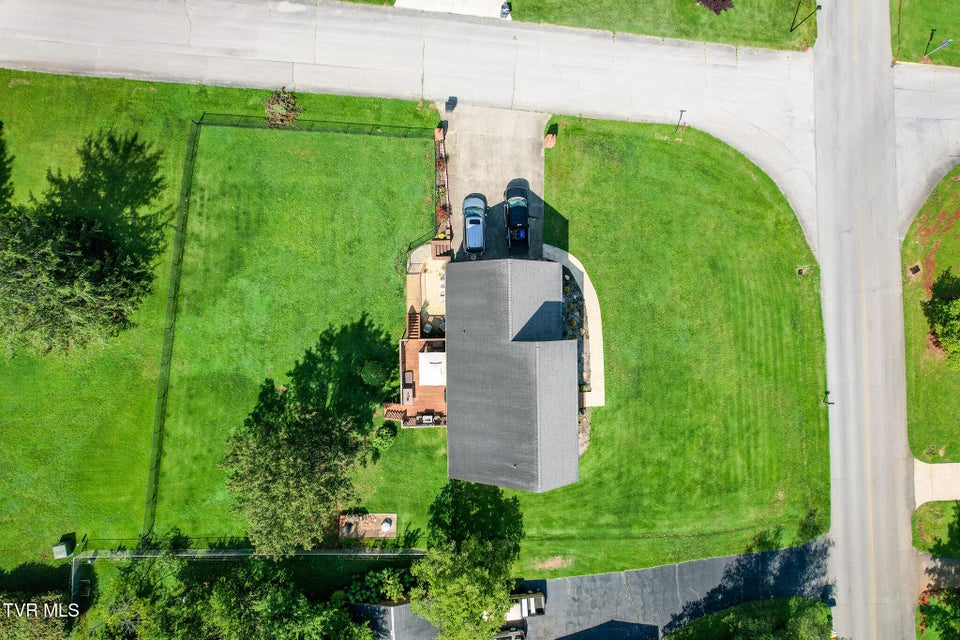 Photo #17: 735 Redwood Drive