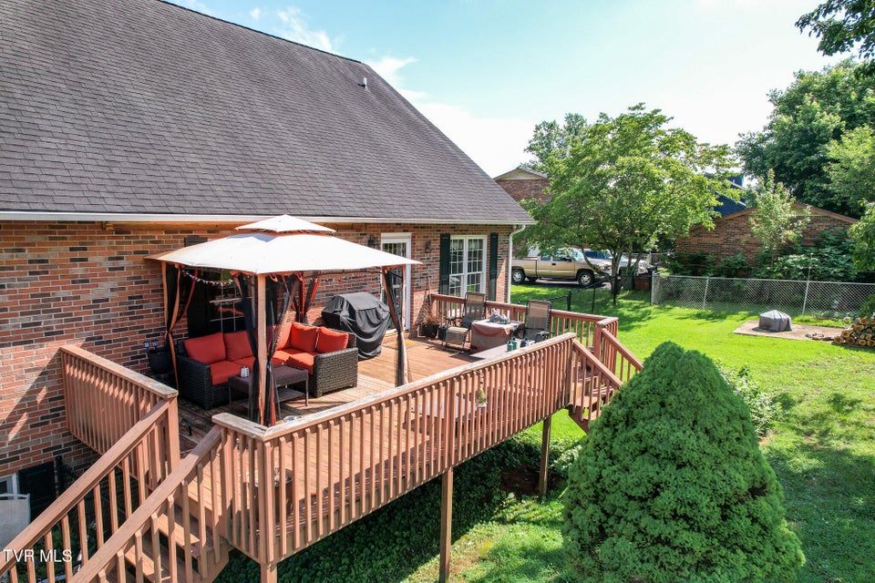 Photo #10: 735 Redwood Drive