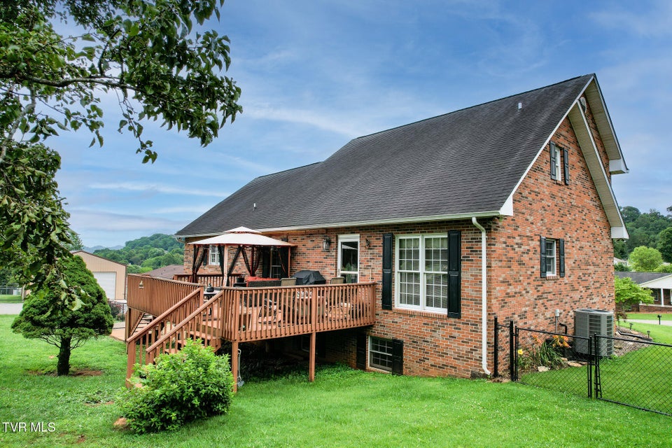 Photo #8: 735 Redwood Drive
