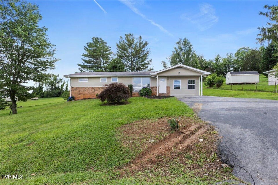Photo #3: 419 Ashville Avenue