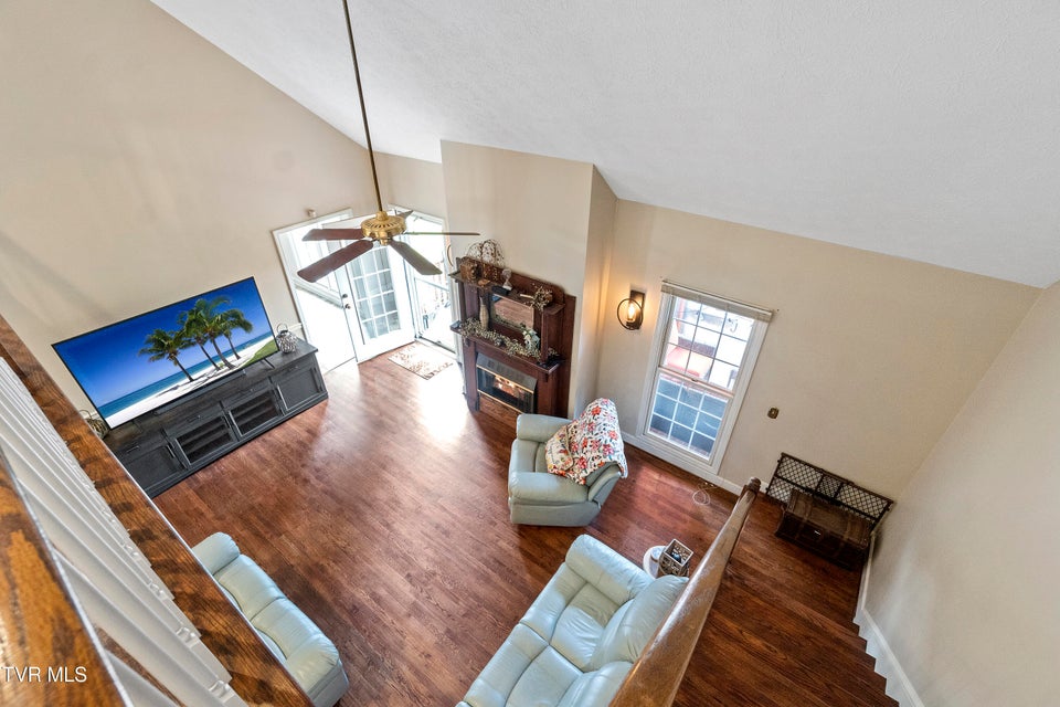 Photo #33: 735 Redwood Drive