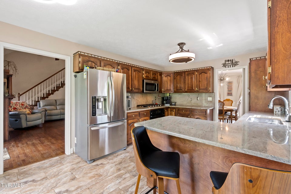 Photo #28: 735 Redwood Drive