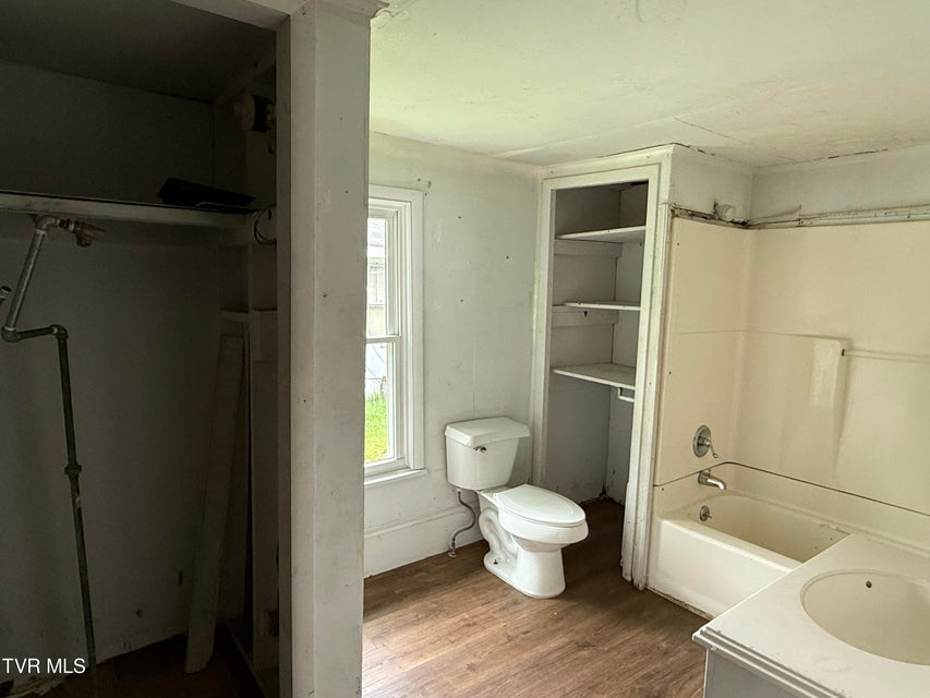 Photo #5: 1741 Dunlap Street