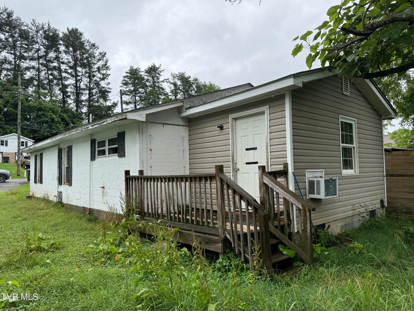 Photo #11: 1741 Dunlap Street