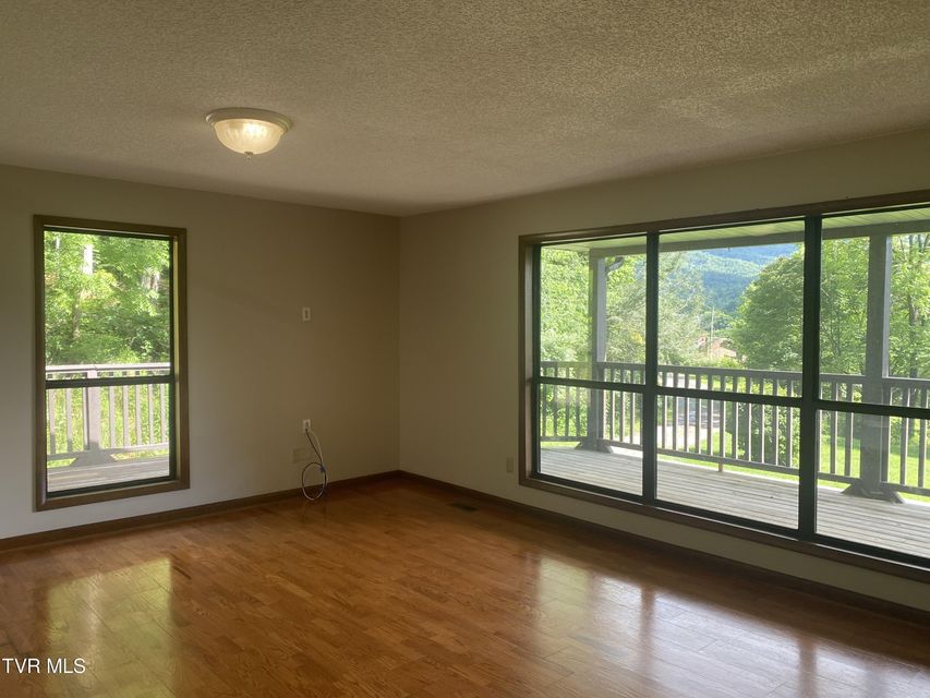 Photo #9: 261 Rainbolt Street