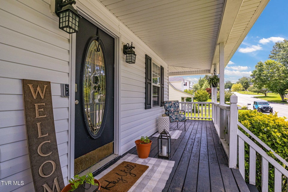 Photo #30: 208 Hallock Place