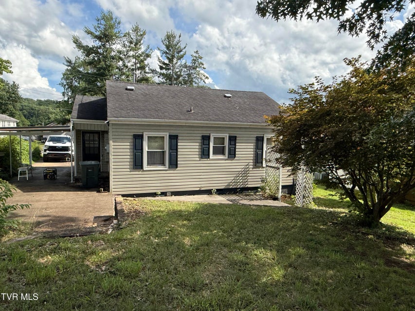 Photo #4: 609 D Street