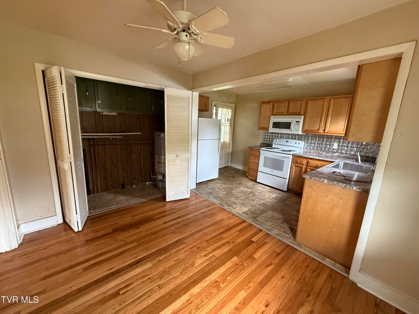 Photo #10: 609 D Street