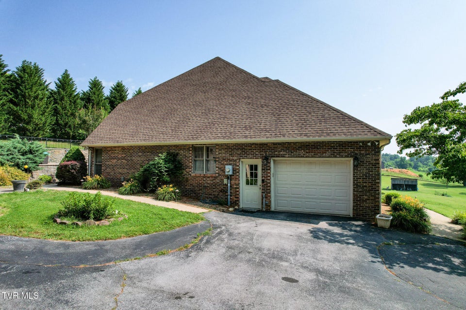 Photo #78: 945 Dashaway Road