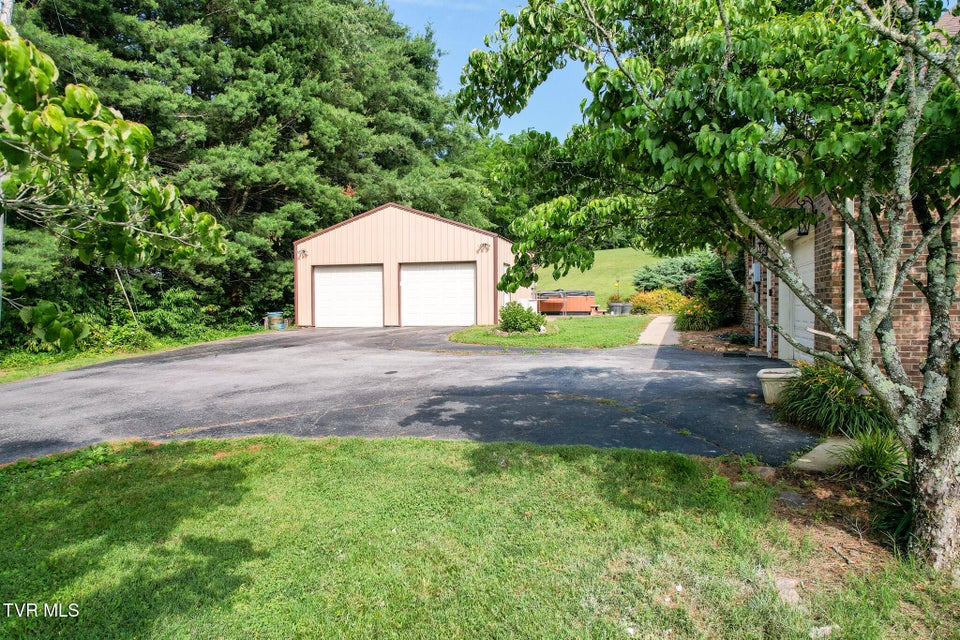 Photo #80: 945 Dashaway Road
