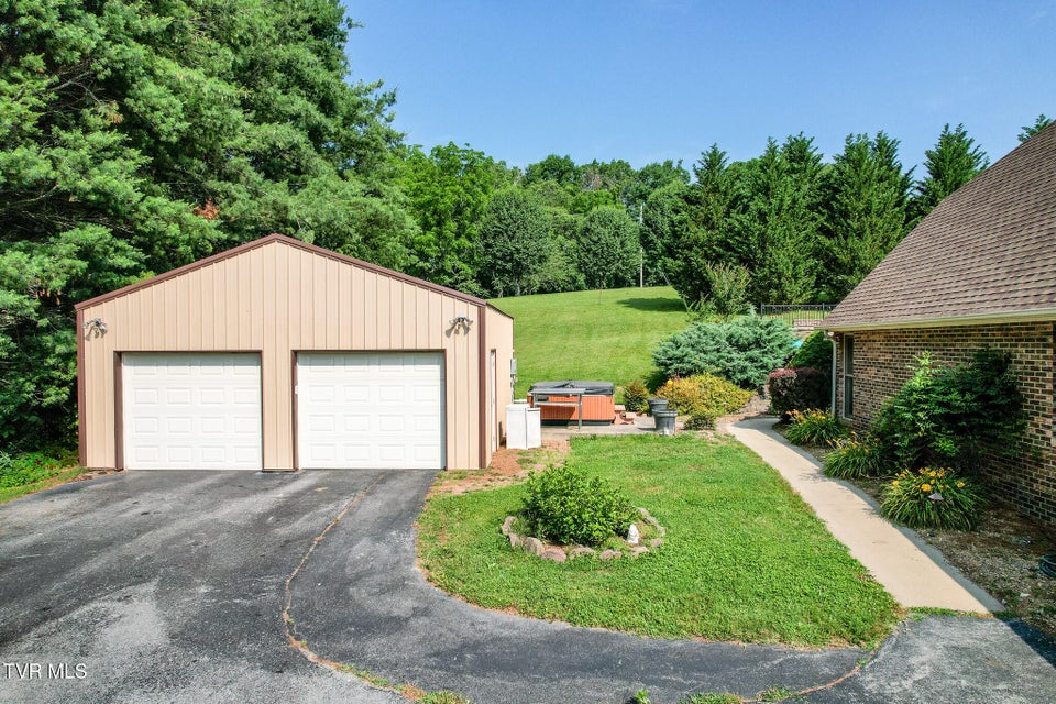 Photo #81: 945 Dashaway Road