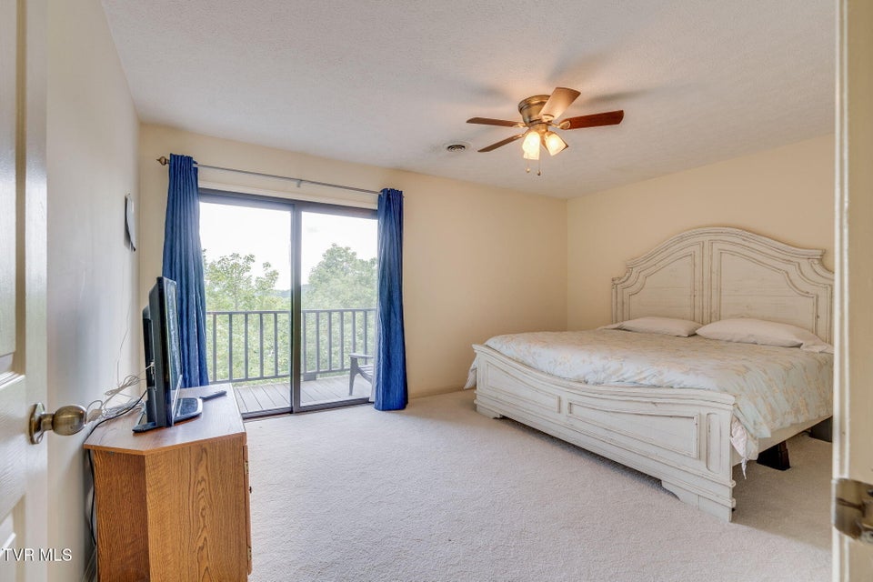 Photo #12: 151 Woodcrest Lane Lane