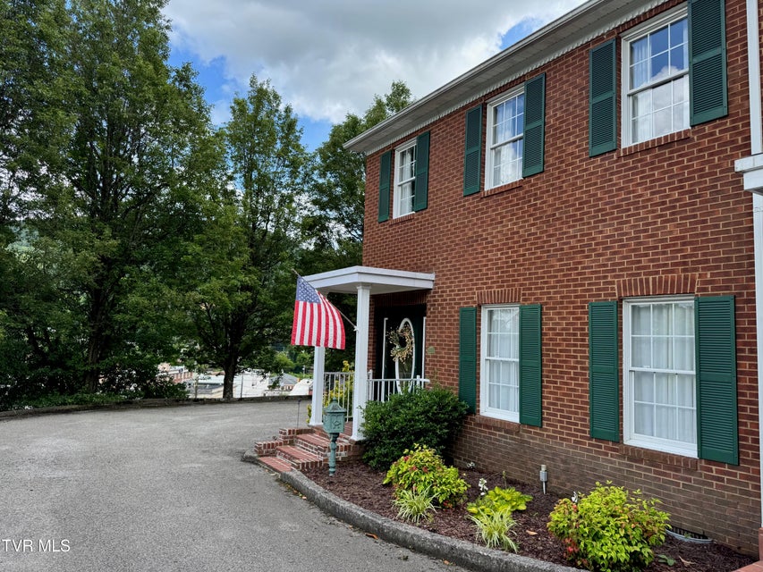 Photo #3: 700 The Terrace Street