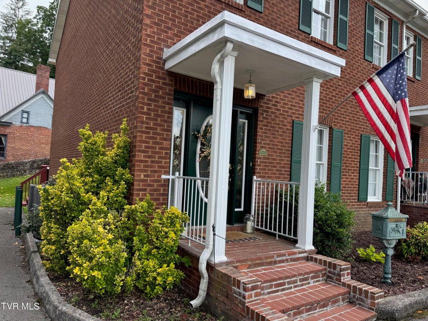 Photo #2: 700 The Terrace Street
