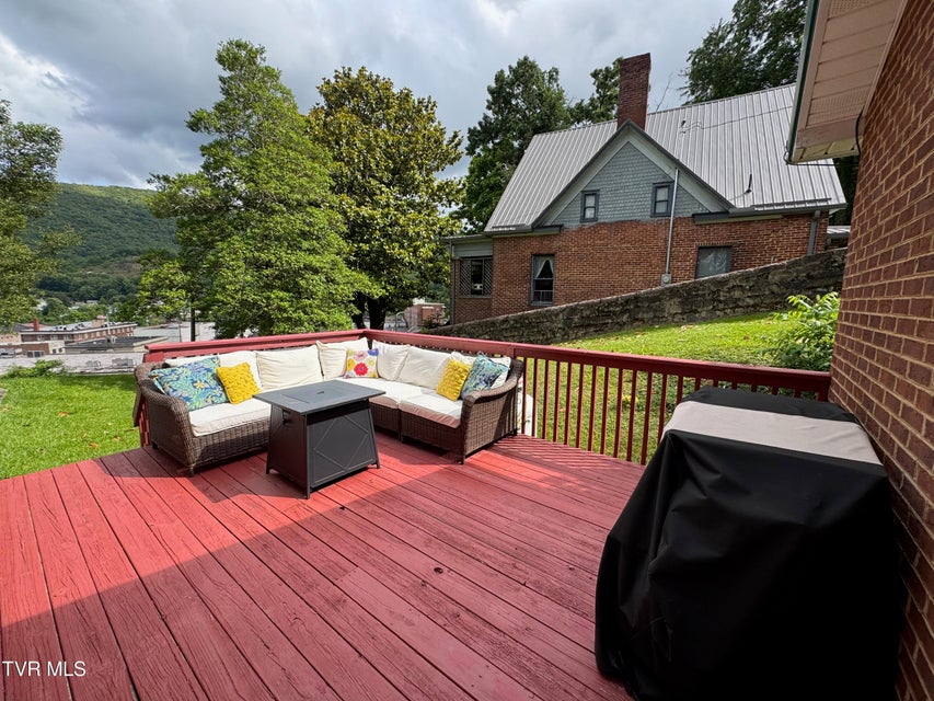 Photo #37: 700 The Terrace Street