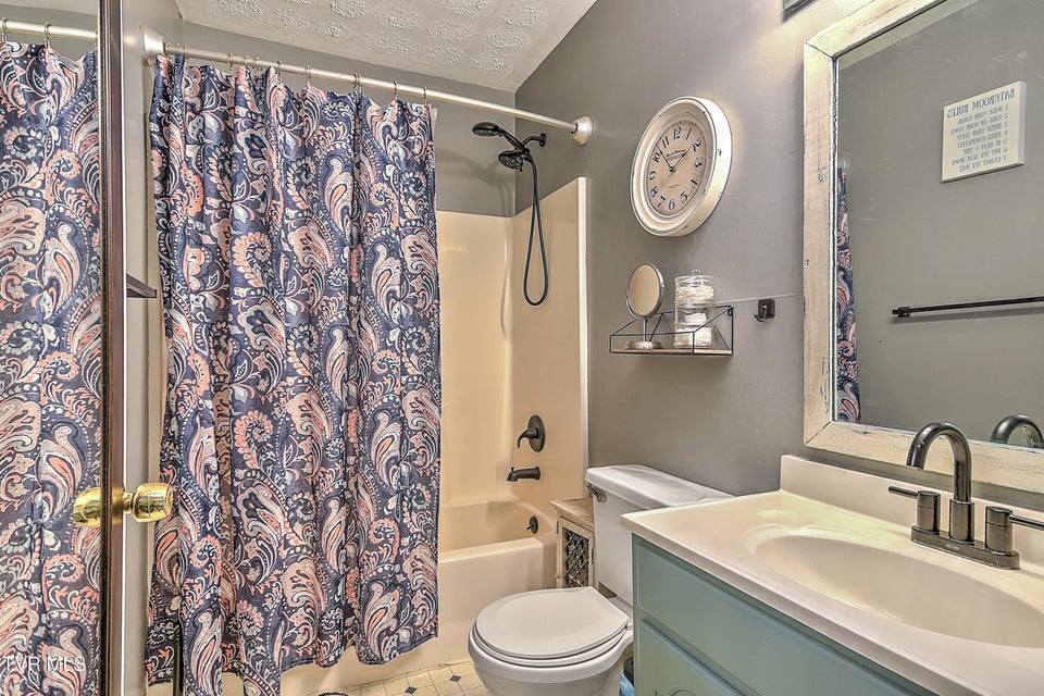 Photo #16: 2116 Hawthorne Street