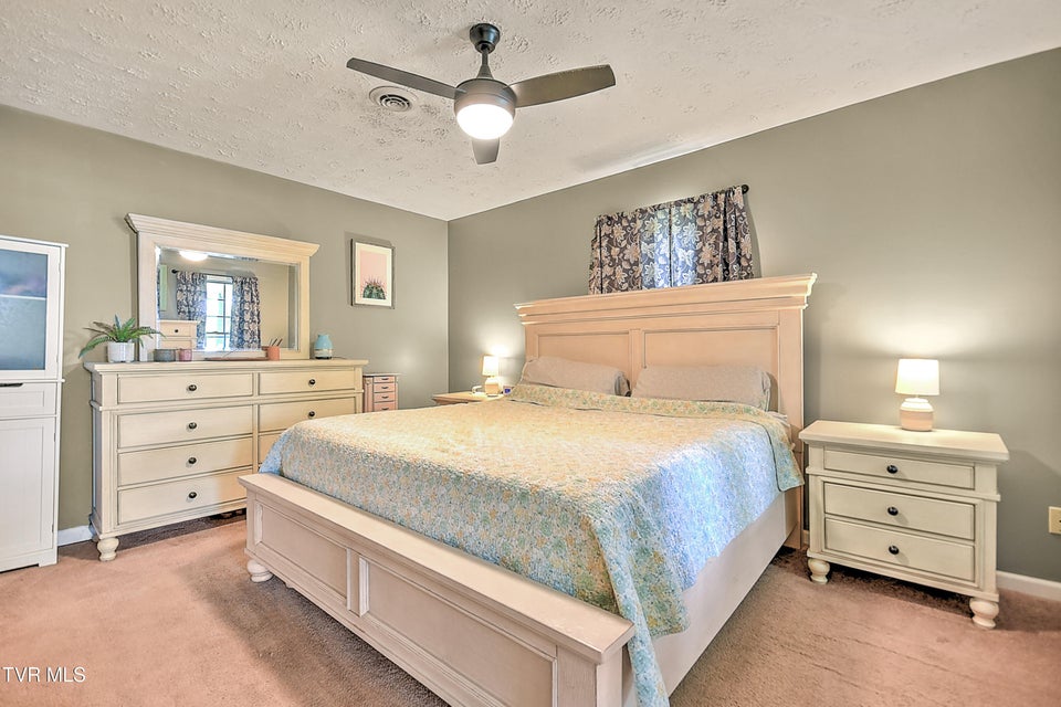 Photo #12: 2116 Hawthorne Street
