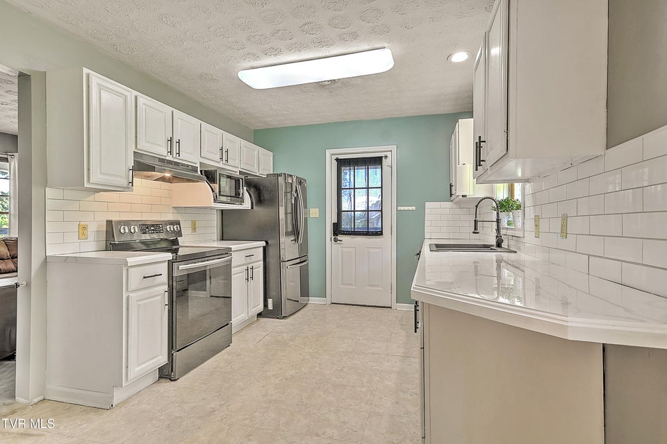 Photo #17: 2116 Hawthorne Street