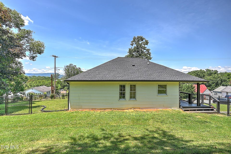 Photo #46: 2116 Hawthorne Street