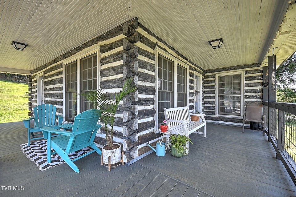 Photo #6: 2116 Hawthorne Street