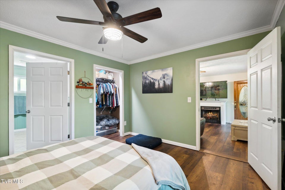 Photo #18: 151 Horseshoe Drive