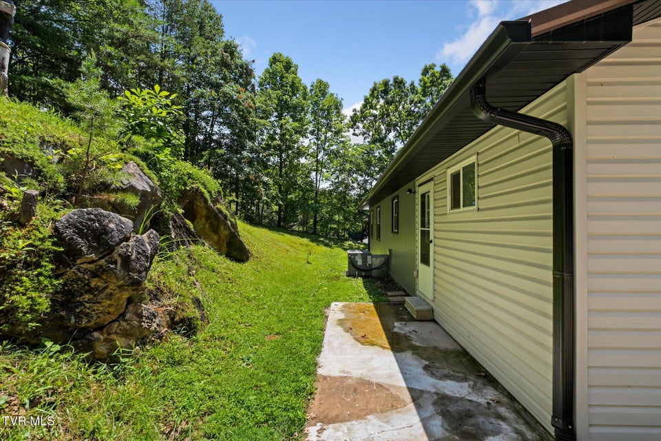 Photo #29: 151 Horseshoe Drive