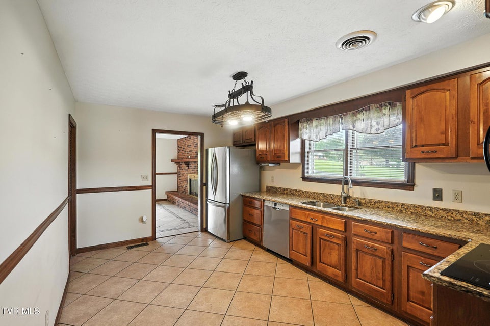 Photo #11: 134 Richmond Heights
