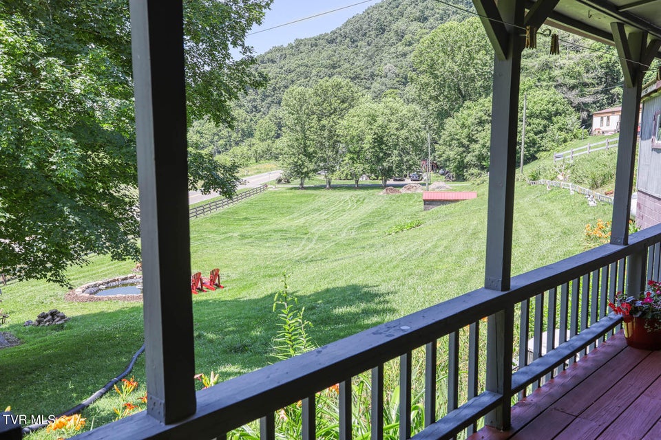 Photo #33: 120 Hammond Road