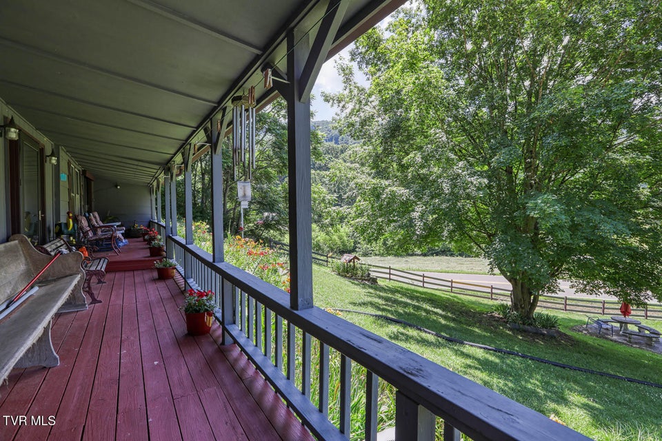 Photo #34: 120 Hammond Road