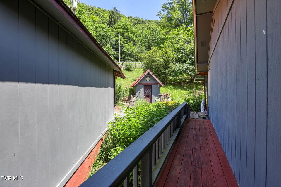 Photo #35: 120 Hammond Road