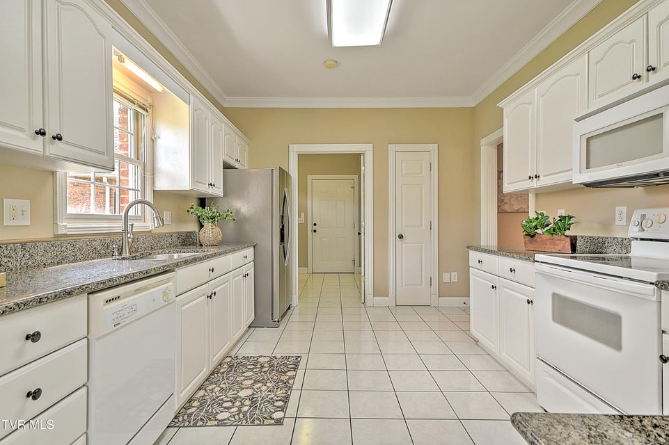 Photo #22: 1813 Waters Edge Dr Drive