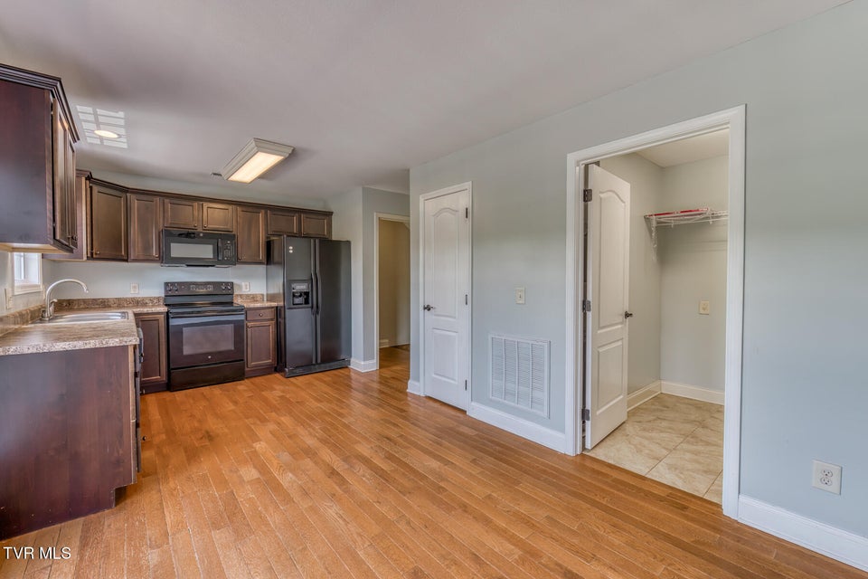 Photo #3: 668 Grays Pointe Court