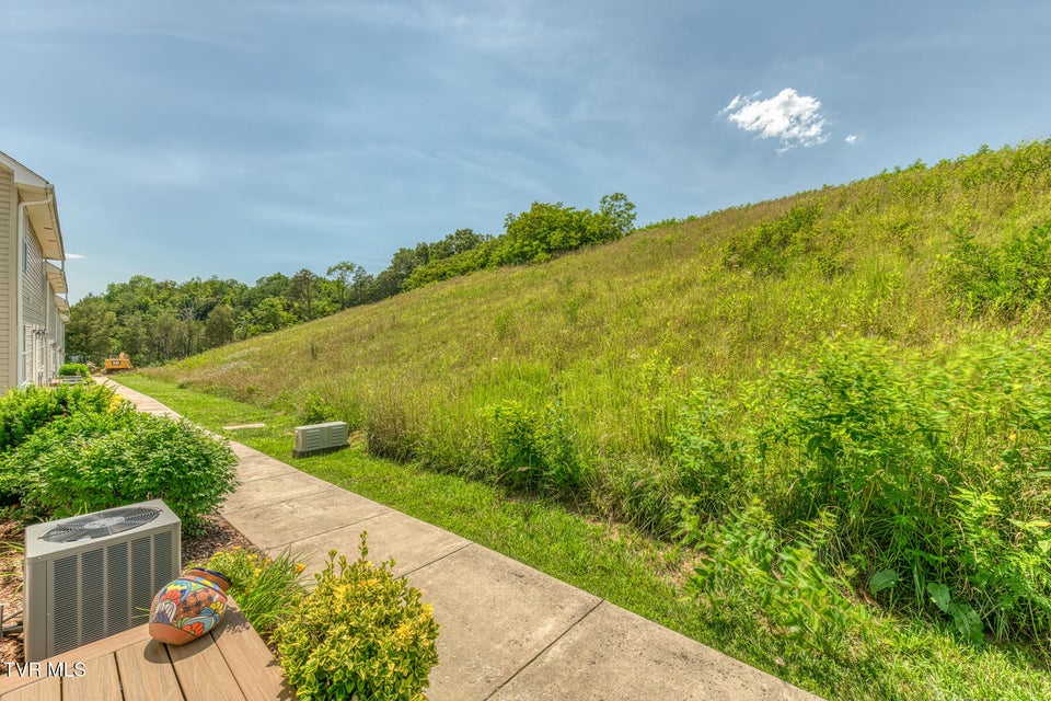 Photo #15: 668 Grays Pointe Court